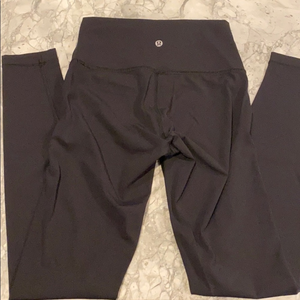 Lululemon Align or Wunderunder (?) 31” black sz 4
